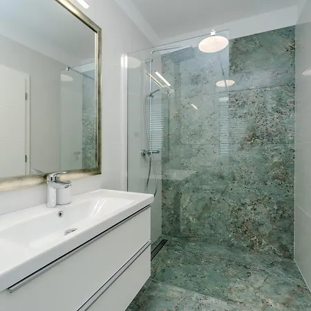 Smratine - Luxury With Pool In Villa *