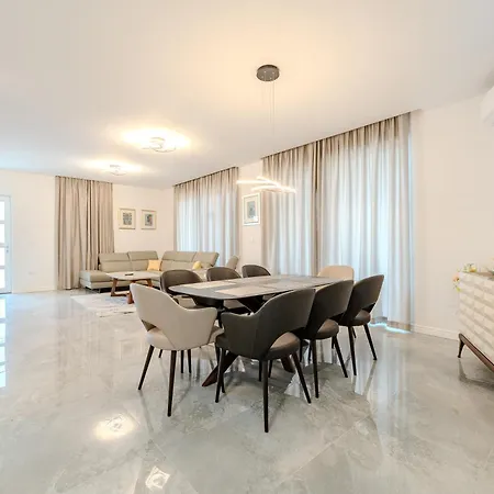 Smratine - Luxury With Pool In 别墅 维尔
