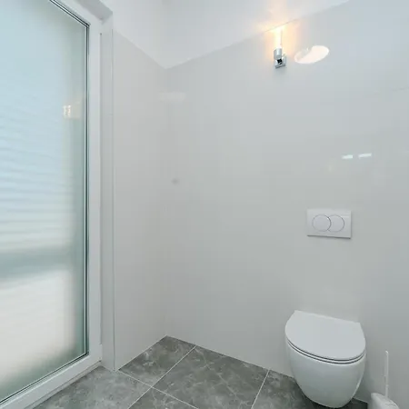 Smratine - Luxury With Pool In