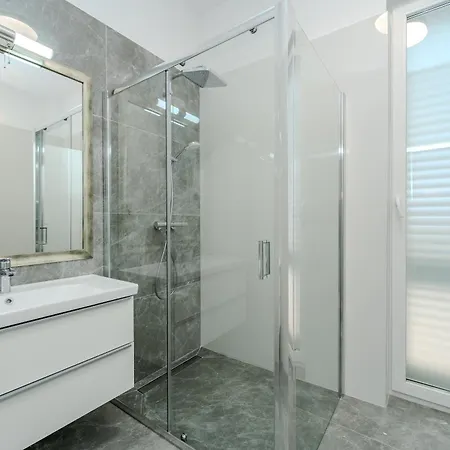 빌라 Smratine - Luxury With Pool In