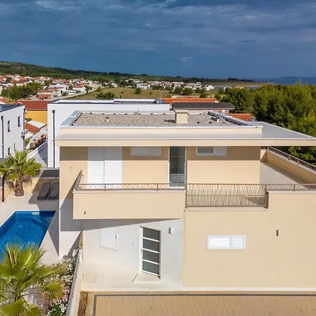 Smratine - Luxury With Pool In Villa *