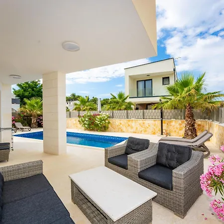 Smratine - Luxury With Pool In 别墅 维尔